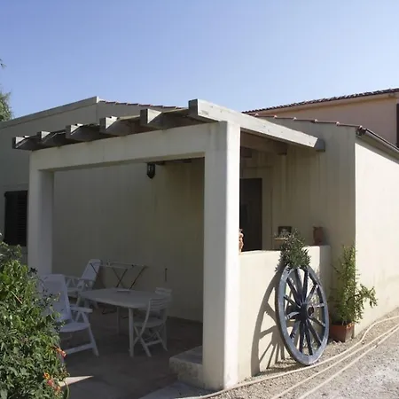 Апартаменты Punta Milocca Sleeps 2 Wifi T764345 *