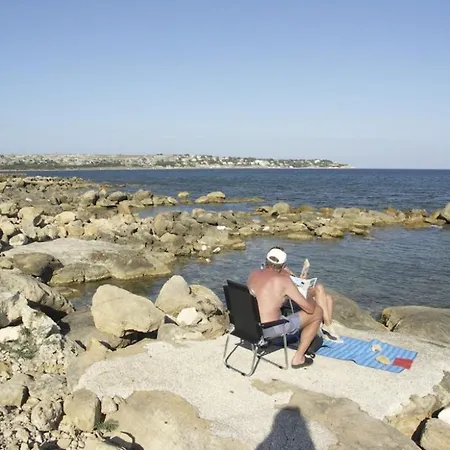 Punta Milocca Sleeps 2 Wifi T764345 Terrauzza