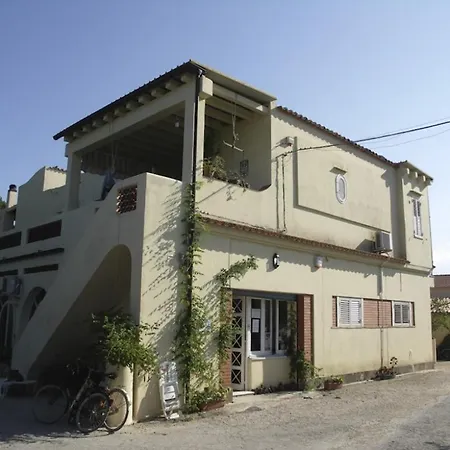 Punta Milocca Sleeps 2 Wifi T764345 * Terrauzza