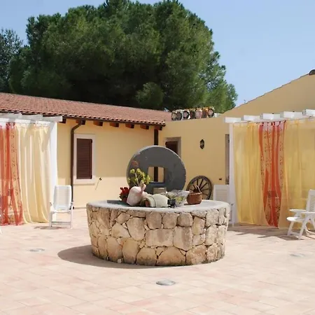 Punta Milocca Sleeps 2 Wifi T764345 * Terrauzza