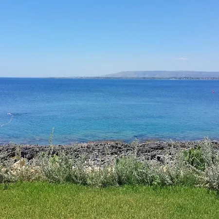 Punta Milocca Sleeps 2 Wifi T764345 Апартаменты Terrauzza
